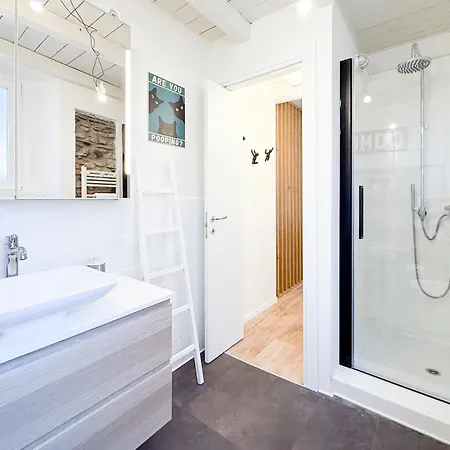 Rock, & - Stylish Steps From The Apartman *