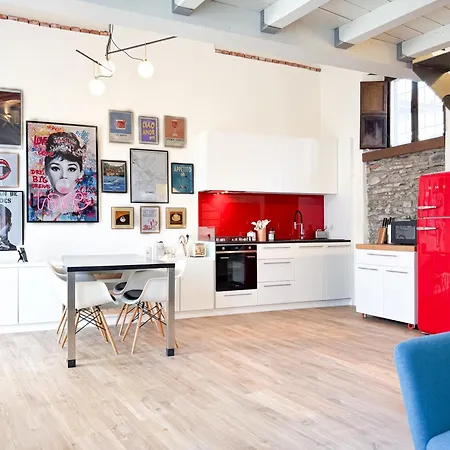 Rock, & - Stylish Steps From The Apartment Como