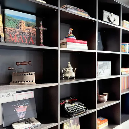 Rock, & - Stylish Steps From The Como