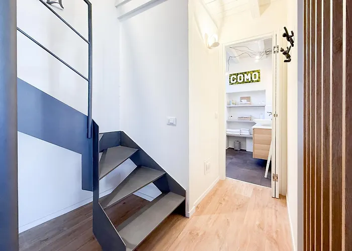 Rock, & - Stylish Steps From The Como