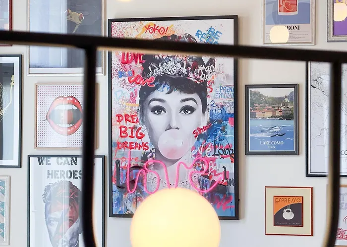 Rock, & - Stylish Steps From The Apartamento
