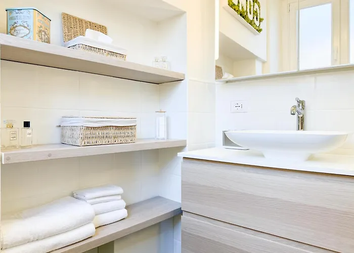 Rock, & - Stylish Steps From The Apartamento Como