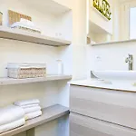 Rock, & - Stylish Steps From The Apartamento Como