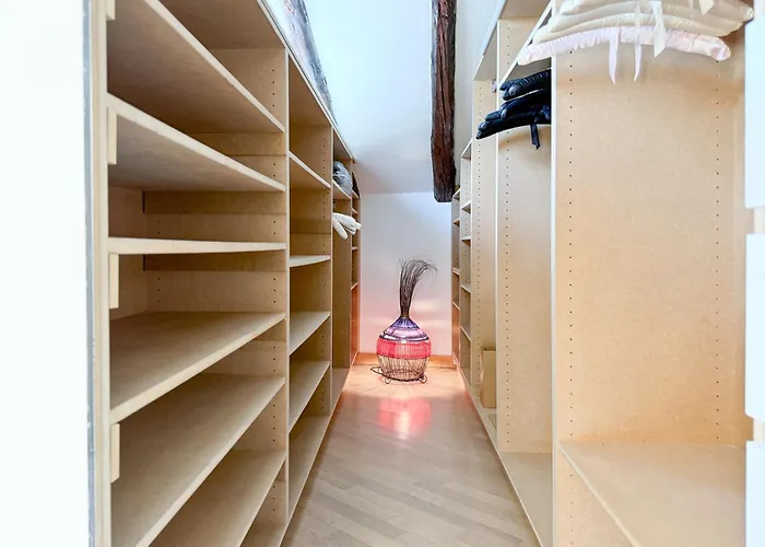 Apartment Rock, & - Stylish Steps From The *