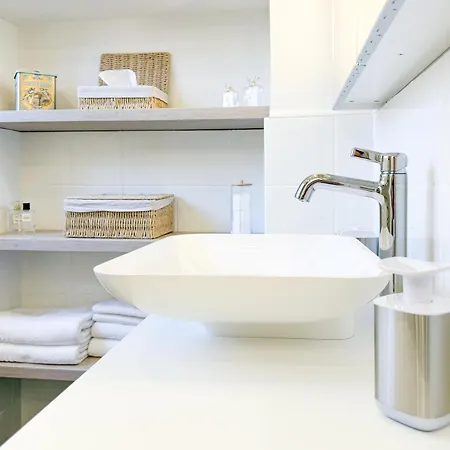 Appartamento Rock, & - Stylish Steps From The Côme