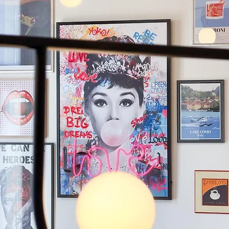 Rock, & - Stylish Steps From The Appartamento